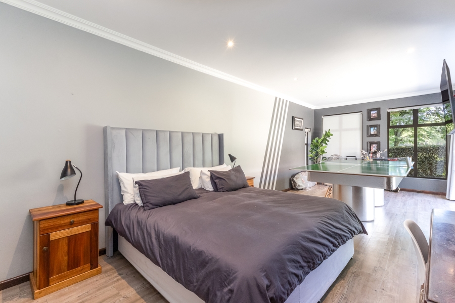 To Let 5 Bedroom Property for Rent in Boschenmeer Golf Country Estate Western Cape